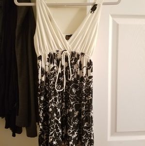 Black and white dress top